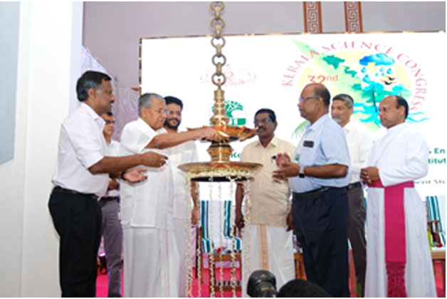 Hon’ble Chief Minister lighting the lamp